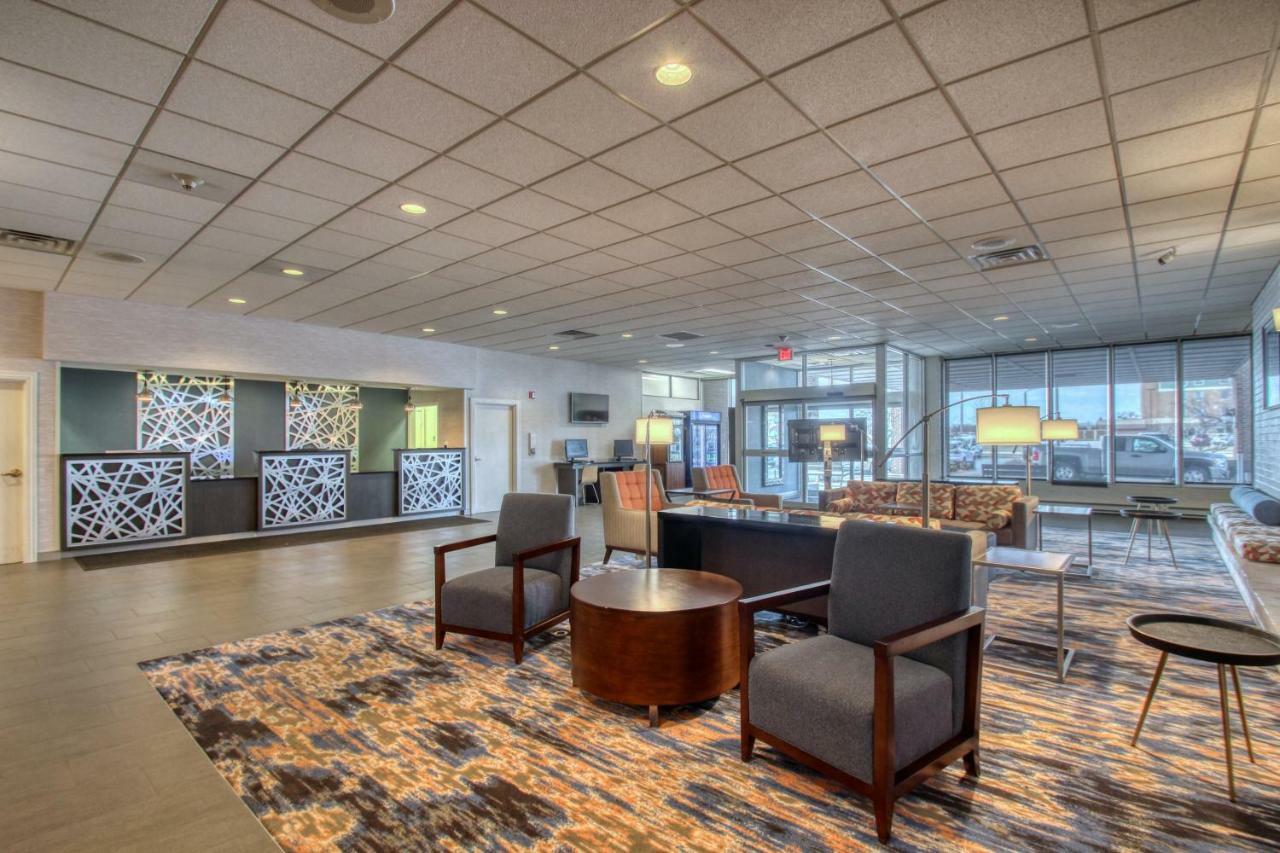 Radisson Hotel And Conference Center فوند دو لاك المظهر الخارجي الصورة
